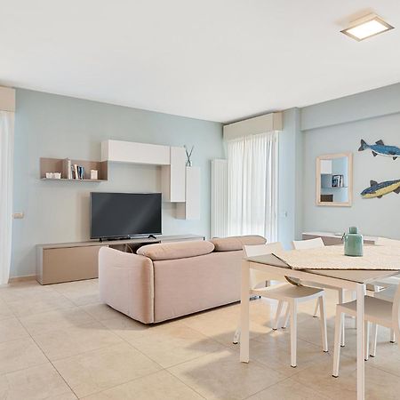 Levante Appartamento Di Pregio, Terrazza E Vista Panoramica Sul Mare E La Citta Viareggio Buitenkant foto